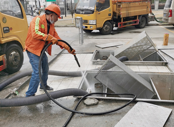 毛感乡隔油池清理